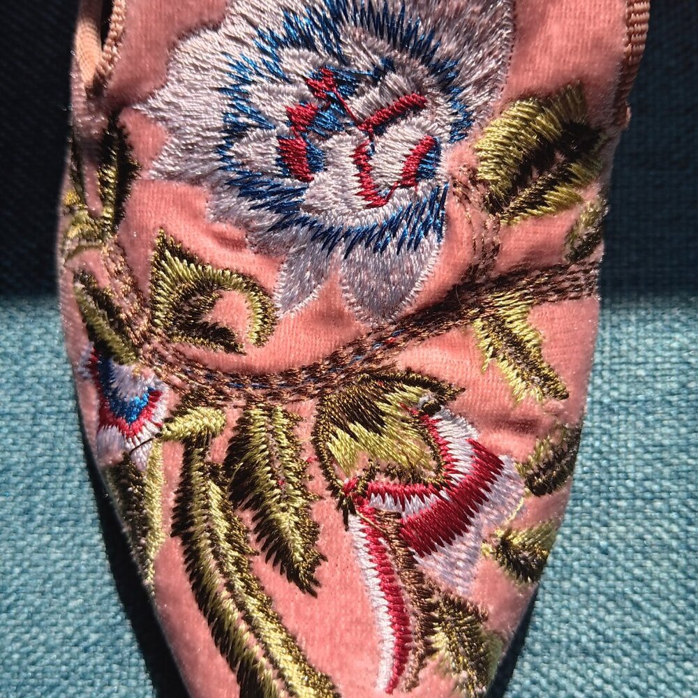 CAPE ROBBIN Pointed Toe Mule Flats, Pink Velvet, Floral Embroidery - Picture 14 of 14